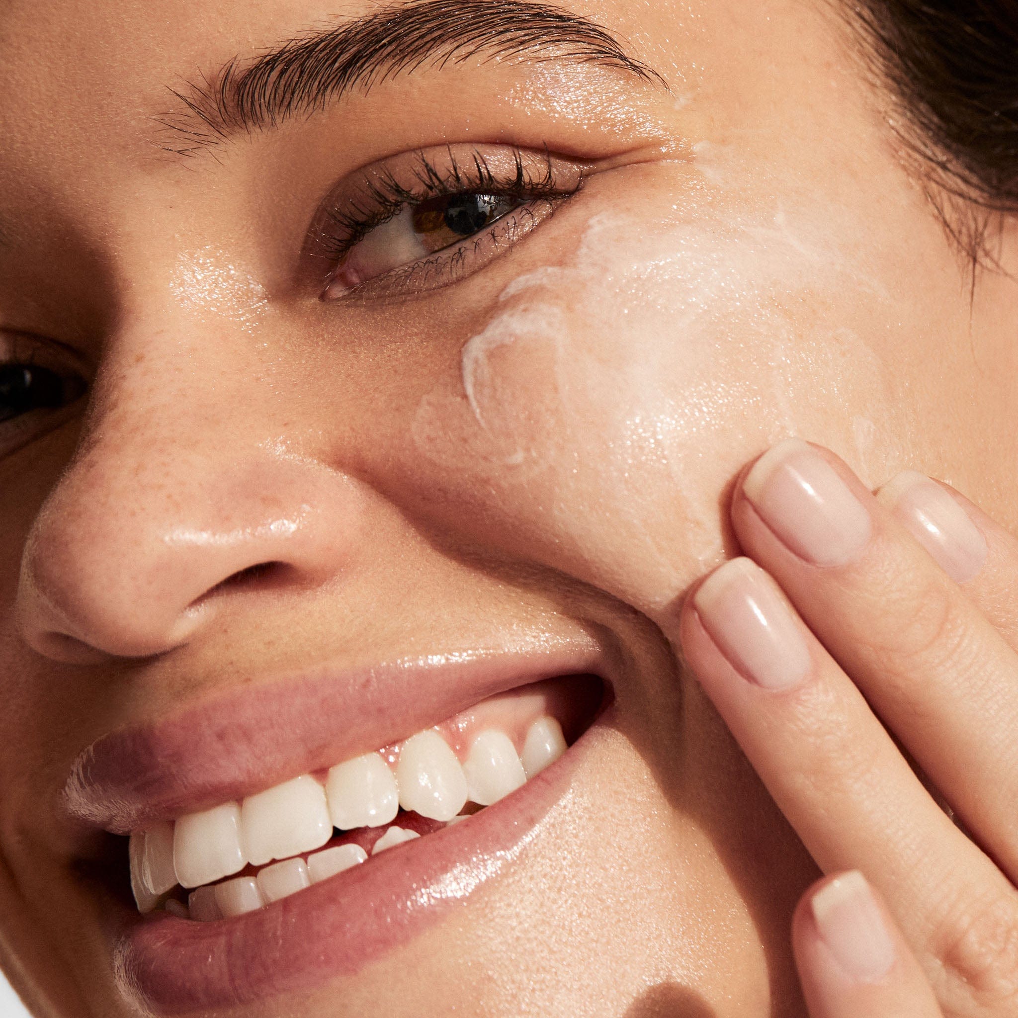 Argan Melt-Away Cleansing Oil - Image 2
